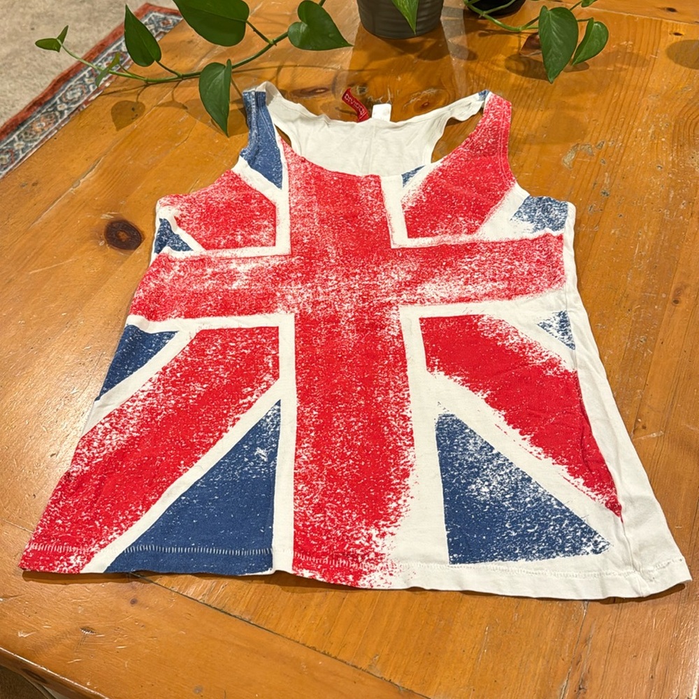 Women’s British Tank! How flippin cute is?! My DD’ could never in this! Lol